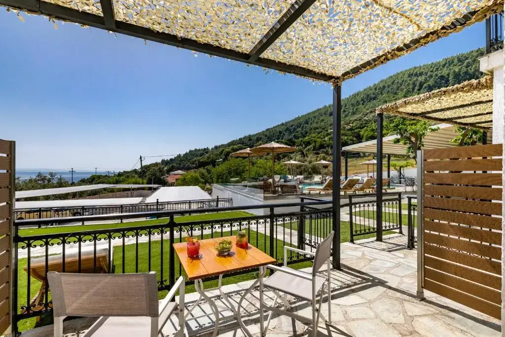 Double Room - Pool View