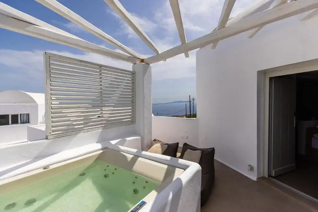 Premium Quadruple Room Caldera View with Outdoor Mini Plunge Pool